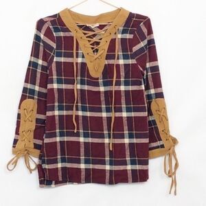 Entro Plaid Lattice Neck & Sleeve Top Like New Size Small 22D